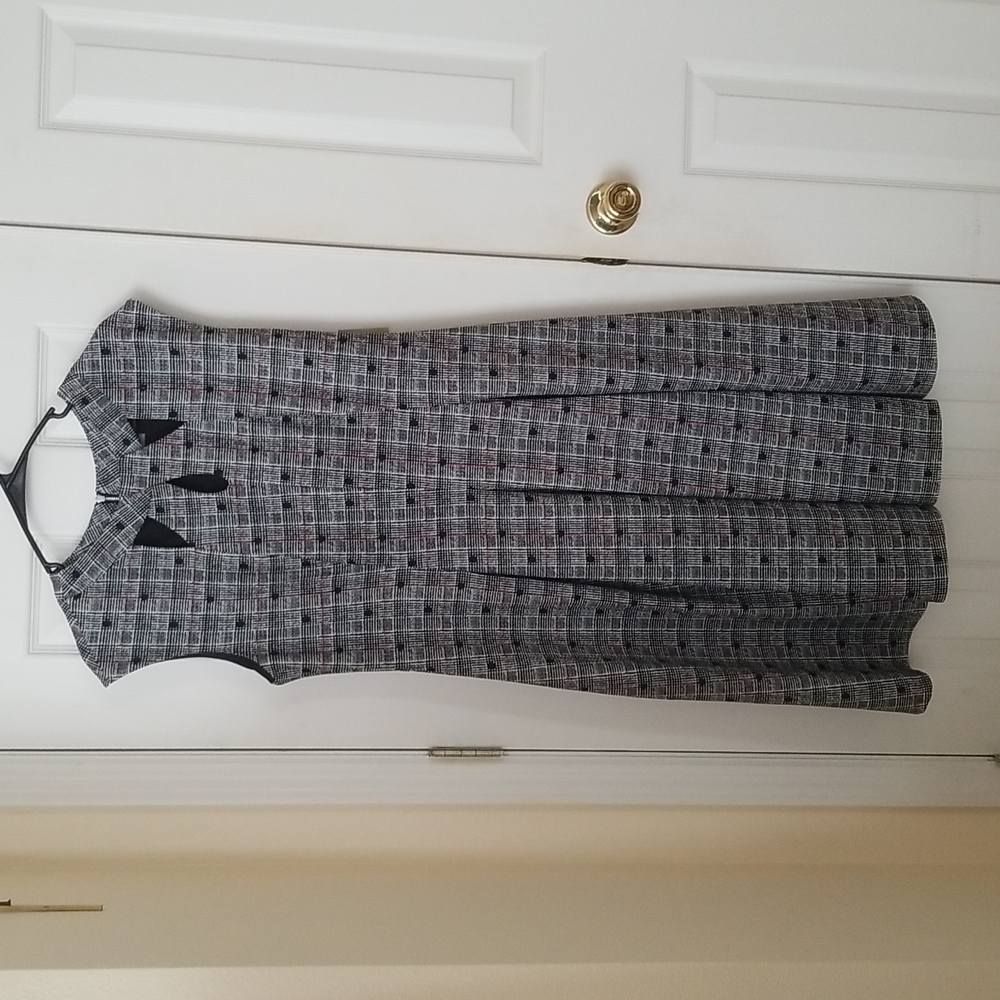 Danny and Nicole Sleeveless Dress